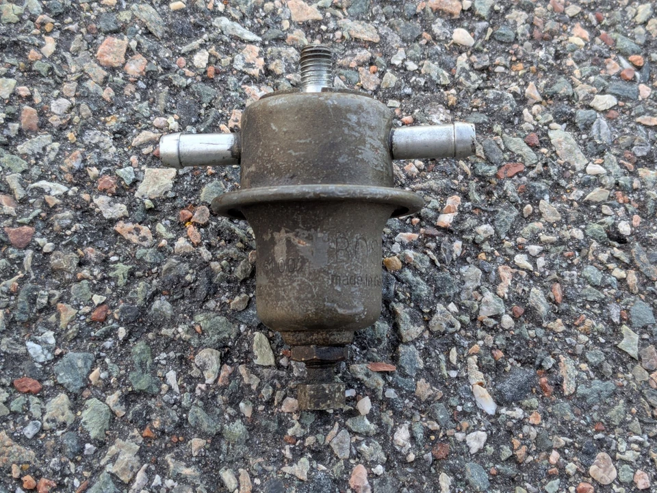 Оригинальный топливный амортизатор BOSCH MERCEDES-BENZ 450SE 450SL 450SLC 0280161002 - Изображение 1 из 4