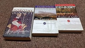 DOROTHY DUNNETT 3 trade size books KING HEREAFTER & SER: THE HOUSE OF NICCOLO - Imagen 1 de 5