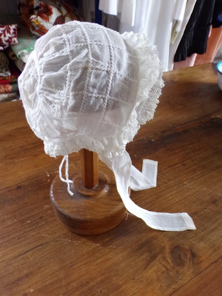 Coiffe  en linon - Photo 1/4