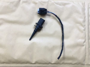 BMW F20 F30 F32 F10 F12 F01 F15 F25 OUTSIDE AMBIENT TEMPERATURE SENSOR + PLUG  - Picture 1 of 4