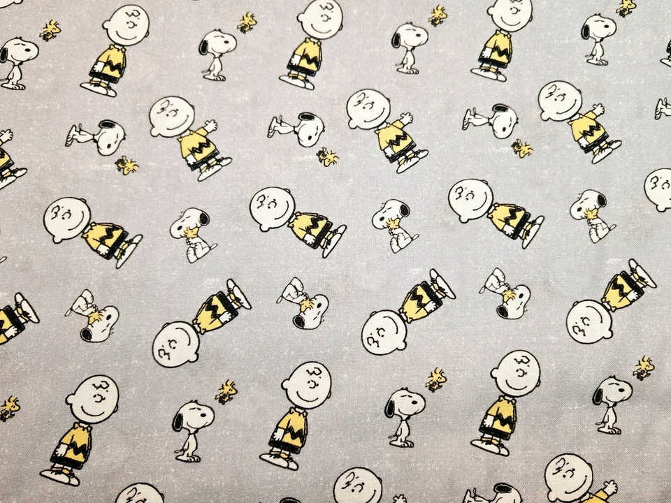 Snoopy and Charlie Marrón en Gris, Tela Algodón CACAHUETES CUARTO GRASO Foto 1 de 3