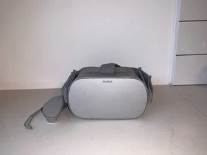 Oculus Go Virtual Reality Headset 32GB Gray (MH-A32) with Controller - Picture 1 of 4