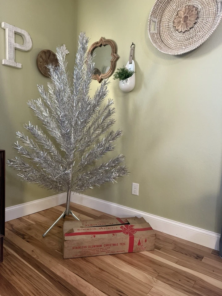 vintage 6 ft evergleam aluminum christmas tree 55 branches Full All Away Around - Image 1 of 4