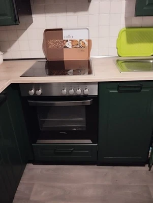 IKEA Küche mit guter Ausstattung in einem guten Zustand. Selbstabholung VB - Bild 1 von 4