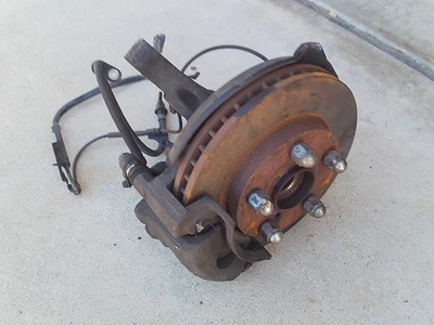 Toyota Camry Left Front Spindle Knuckle Hub 1997 1998 1999 2000 2001 14 Wheel - Image 1 of 4