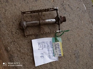OLD RARE SPORTS BICYCLE RIGHT PEDAL IN STEEL LYOTARD BRAND - Picture 1 of 4