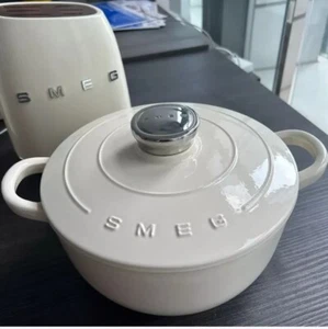 Smeg cast iron saucepan with lid couldron pot - Picture 1 of 12