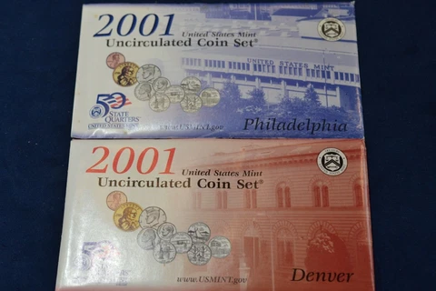 2001 U.S Mint Set in OGP Cover