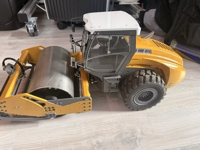 Lesu Walze / Roller  Maßstab 1/14 RC Hydraulik - Bild 1 von 4