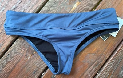 Parte inferior de bikini clásica Riva lisa para mujer TYR - pequeña azul pizarra FPS 50+ NUEVA CON ETIQUETAS Foto 1 de 2