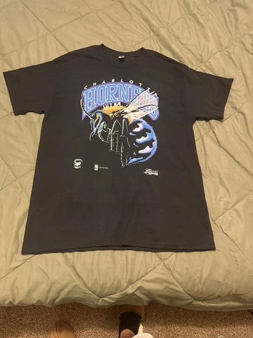 Men’s Vintage 1990’s Charlotte Hornets T-shirt Various Sizes Brand New Cover