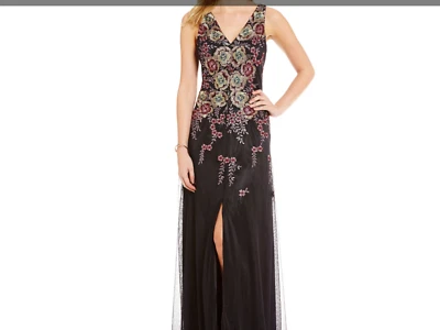 DAVID MEISTER EMBROIDERED FLORAL V NECK GOWN ( New ) - Imagem 1 de 4