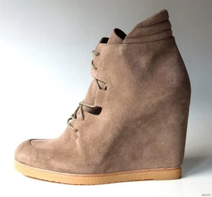 STUART WEITZMAN ANKLE BOOTS 'KidStuff' taupe suede wedge - very comfy new $498 - Picture 1 of 4