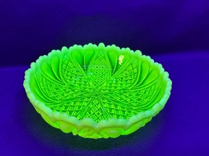 Uranium Glass Bowl Davidson William & Mary Primrose Pearline Vaseline RD 413701 - Bild 1 von 16