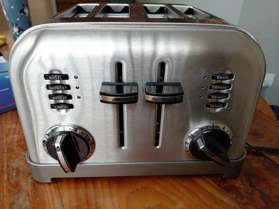 Tostadora Cuisinart Classic 4 rebanadas CPT-180DL negra/acero inoxidable usada en excelente estado Foto 1 de 4