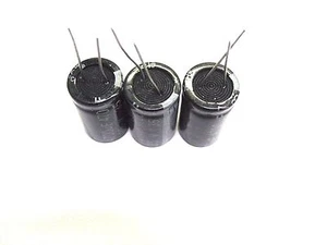 4700uF 35V (3x) Electrolytic Capacitors 35V 4700uF Volume 18x32mm  - Picture 1 of 3