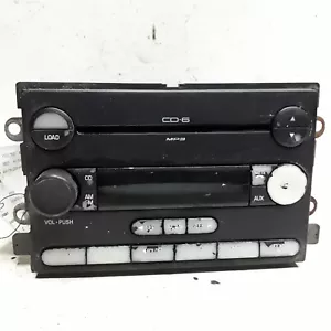 05 2005 Ford 500 Mercury Montego AM FM 6 disc CD radio receiver 5G1T-18C815-EB - Picture 1 of 3