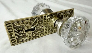 Glass Double Door Knob Handles with Ornate Gold Colored Backplates Hardware - Bild 1 von 9