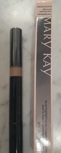 Pluma/crayón iluminador facial Mary Kay nuevo en caja - Imagen 1 de 3