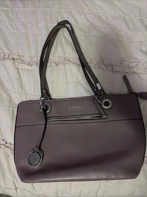 Средний фиолетовый Нью-Йорк сумочка сумка очень чистый, у меня есть большой выбор сумок - Изображение 1 из 3
