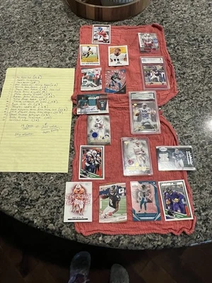 Lote de 17 tarjetas de fútbol americano de la NFL algunas calificadas, autografiadas, Manning, TO y novatos. Foto 1 de 4