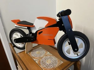 Kiddimoto Kinder Laufrad Superbike Echt Gummi & Griffe Orange über Weiß Neu aus altem Lagerbestand Wow! - Bild 1 von 18
