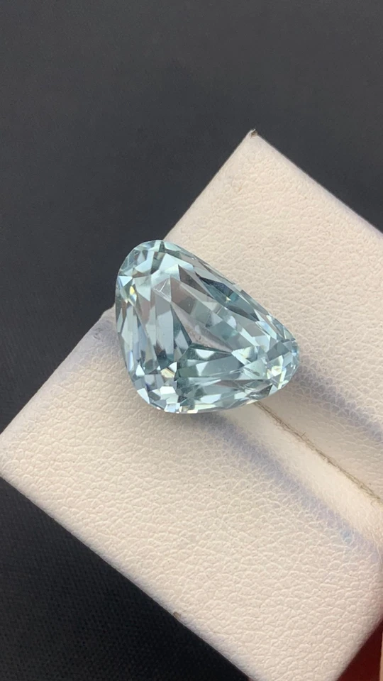 Kuncita natural sin calefacción de Afganistán - 14,50 quilates (6,3 × 12 × 10,4 mm) Foto 1 de 3