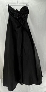 Vestido de Seda JOVANI Baile de graduación Talla 2 Negro Sin Tirantes Desfile Sexy Elegante Atemporal - Imagen 1 de 18