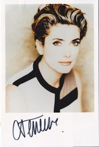 CATHERINE DENEUVE FRENCH ACTRESS ('THE HUNGER','REPULSION',) HAND SIGNED PHOTO - Picture 1 of 2