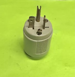 Enchufe macho Arrow-Hart NEMA 5-20P 20A 125V tapa de cable - Imagen 1 de 4