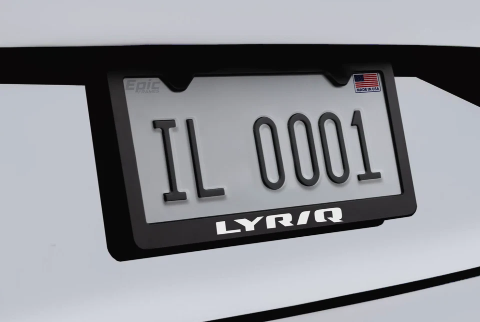 Marco de matrícula Cadillac EV LYRIQ Premium metal negro Foto 1 de 1
