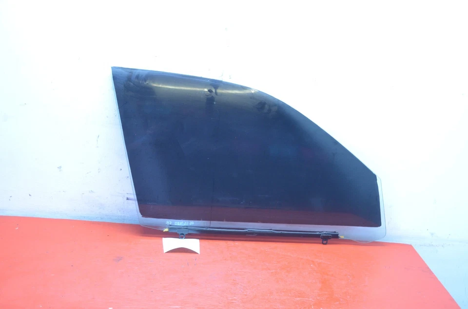 2001-2006 LEXUS LS430 FRONT RIGHT PASSENGER SIDE DOOR WINDOW GLASS OEM - Image 1 of 4