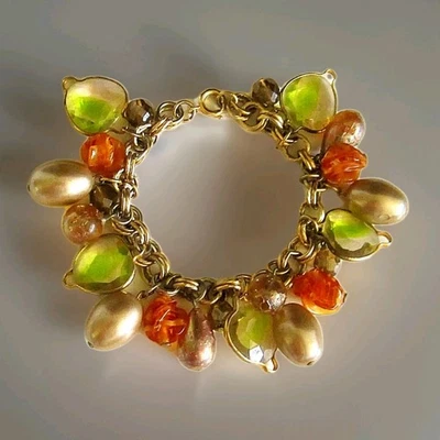 Chic Vintage 1950s Gold Tone CONFETTI Glass Charm Oversized Pearl Bracelet - Image 1 of 4
