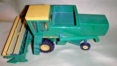 John Deere 6600 COMBINE - VINTAGE METAL FARM  AG TOY Equipment - Image 1 of 4