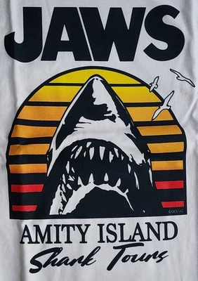 Camiseta Tiburón Para Hombre Talla 2XL Amity Island Shark Tours Riot Society Película Camiseta  Foto 1 de 4