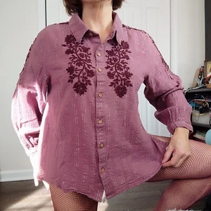 👕Weiche Umrandung Shirt Bluse Top Gr. XL lila Stickerei Crincled Baumwolle  - Bild 1 von 13