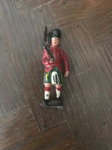 Old Scottish Guard Vintage Lead Soldier in Kilt - Picture 1 of 2