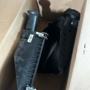 2005 - 2011 Lincoln Town Car 4.6 V8 Air Cleaner Assembly 6W1Z-9600-A NEW OEM - Picture 1 of 10