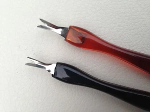 2x Nagelhautschieber Trimmer Entferner Maniküre Pediküre Nail Art Werkzeug Kit - Bild 1 von 3