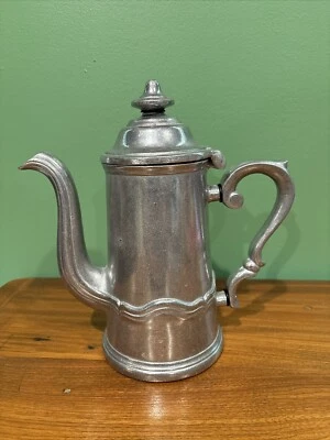 全新 Wilton Armetale 茶壶/咖啡壶 美丽! — 第 1/4 张图片