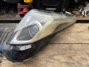 DAMAGED! 2015 - 2019 Cadillac CTS Right Passenger RH Xenon HID Headlight OEM - Picture 1 of 9
