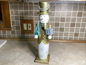 Holiday Inspirations 15" Nussknacker Schneemann Holz Glitzer Gold & Silber 2013 - Bild 1 von 6