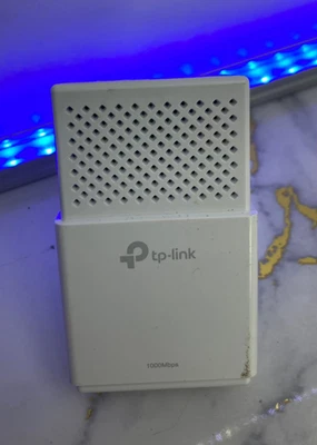 TP-Link AV1000 Gigabit Powerline TV Gaming Wired Single Adapter uk TL-PA7017 X 1 - Image 1 of 2