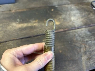 79, 80, 81 Honda CB750K soporte resorte y placa 95014-71702 Foto 1 de 3