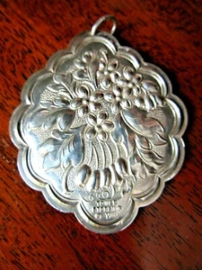1984 STERLING ORNAMENT BY TOWLE. ''FLORAL MEDALLION''. - Picture 1 of 3