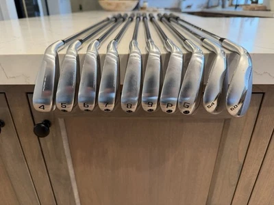 2024 Cobra 锻造 Tec ONE 长度铁杆 4-PW + 坡(超大最大握把) — 第 1/4 张图片