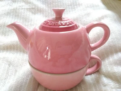 Té Le Creuset para un cuarzo rosa Foto 1 de 4