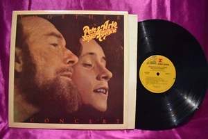 Pete Seeger & Arlo Guthrie Together In Concert DBL LP - Picture 1 of 4