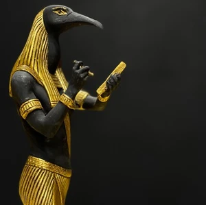 Antiguo dios egipcio negro y dorado Thoth, dios Thoth de la luna, egipcio Thoth. - Imagen 1 de 7