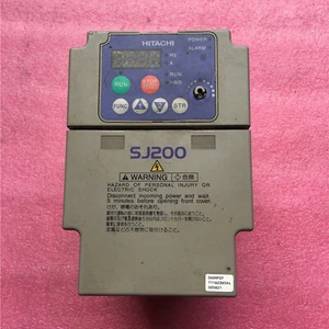 un convertitore di frequenza Hitachi usato SJ200-040HFEF 380V 4KW consegna rapida - Foto 1 di 3